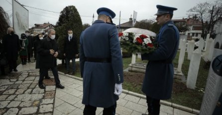 Hulusi Akar posjetio Šehidsko mezarje Kovači i odao počast Aliji Izetbegoviću
