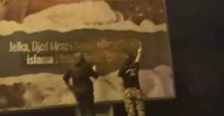 U Zenici prefarban plakat s porukom da Nova godina nije dio tradicije Bošnjaka