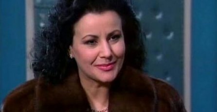 DA LI STE ZNALI DA JE OVO KĆERKA SNEŽANE SAVIĆ: Nevjerovatno liče, I ONA JE GLUMICA, LJEPOTOM ODUZIMA DAH