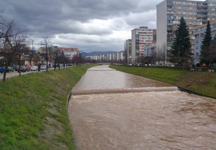 Vatrogasci u Sarajevu iz rijeke izvukli beživotno tijelo ženske osobe