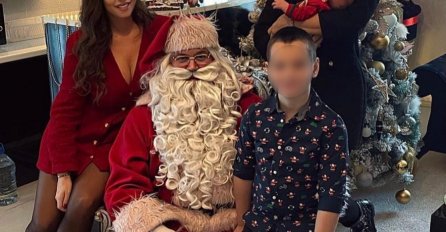 DJED MRAZ STIGAO U KUĆU KAĆE I GOBELJE, A VIDITE LI 1 NEOBIČAN DETALJ NA SLICI: Ljudi se hvataju za glavu