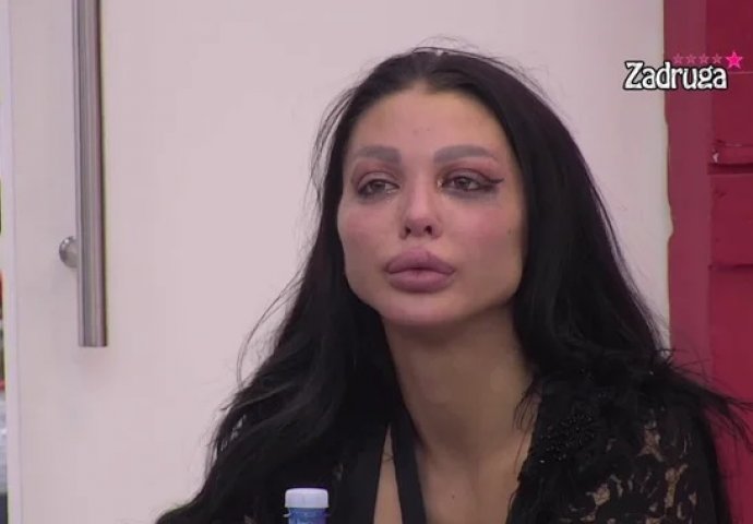 "Tvoje ime i prezime je sinonim za..", CAR UPUTIO MAJI BRUTALNE RIJEČI: Ne može više da se kontroliše, ona ga u suzama slušala (VIDEO)