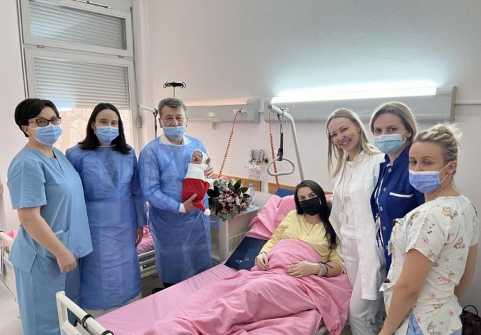 Načelnik Hadžibajrić će darovati sve bebe koje se rode u Sarajevu prvog dana nove godine