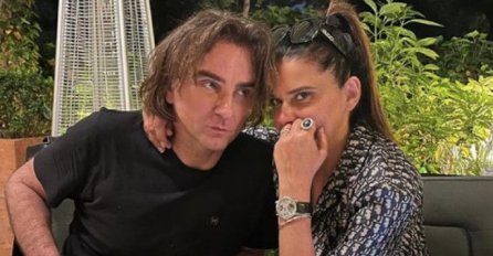 KAKAV LUKSUZ! ZAVIRITE U BAJKOVITI DOM PORODICE MITROVIĆ: Novogodišnji ukrasi kao iz bajke, SVI GLEDAJU 1 DETALJ (FOTO)