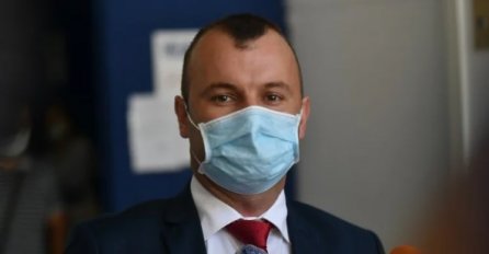 Načelnik Srebrenice nezadovoljnim građanima Skelana na Facebooku poručio da će dobiti k****