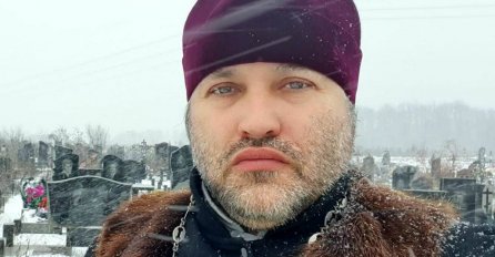 POP OBJAVIO SELFI SA GROBLJA, PA NAPISAO 1 REČENICU I SVE ŠOKIRAO: Mreže izgorjele - "Sramota!"