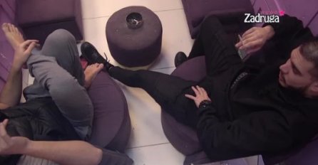 DEJAN PONIŽEN U PROGRAMU UŽIVO, NJEGOVA REAKCIJA ZGROZILA SVE: Zbog Dalile na stubu srama, SPOMENULI MU DAVIDA (VIDEO)