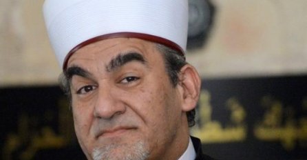 “Pjesma ne služi da crkvu i džamiju poruši već da lijepu emociju donese”