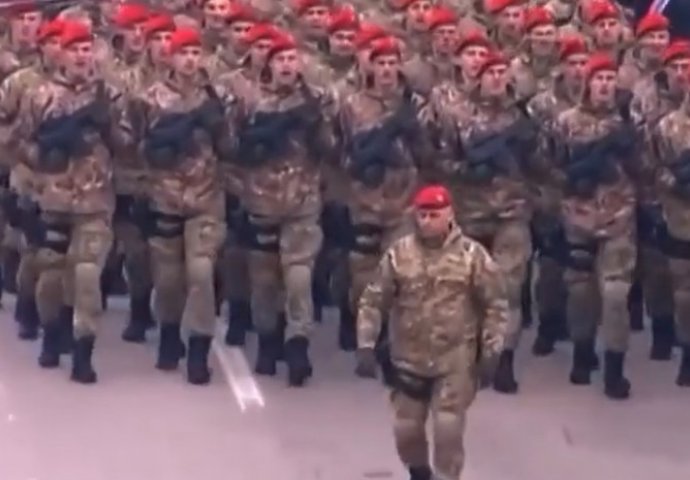 Dragan Bursać: Kad u Prijedoru čujete urlik noći "generale tvojoj majci hvala", eho se začuje u Banjoj Luci "za slavu Obilića"