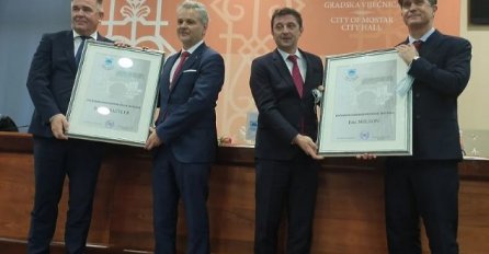Sattleru i Nelsonu uručena priznanja počasnih građana Mostara