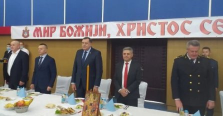 Dodik u kasarni OSBiH u Banjoj Luci dočekan uz pjesmu "Marš na Drinu"