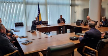 Izetbegović se sastao sa predstavnicima Udruženja generala BiH: Potrebno je uspostaviti politički front probosanskih stranaka