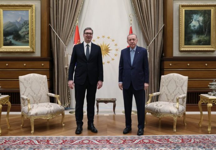 SASTANAK U TURSKOJ: Erdogan svečno dočekao Aleksandra Vučića