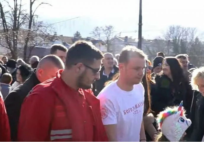 Stanivuković plivajući za Časni krst povrijedio nogu, intervenisala Hitna pomoć