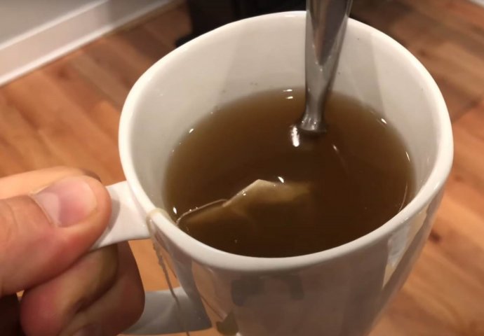 TRIK SRPSKOG TRAVARA ZA RJEŠAVANJE STOMAČNIH PROBLEMA: Popijte čaj, a onda uradite jednu stvar - traje samo par minuta!