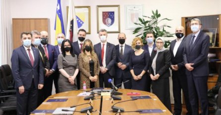 Sutra hitna press konferencija predstavnika Skupštine i Vlade KS