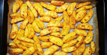 NAJHRSKAVIJI KROMPIRIĆI IZ PEKARE - baš kao u restoranu: Žena otkrila trik kako da napravite najukusniji prilog (RECEPT)