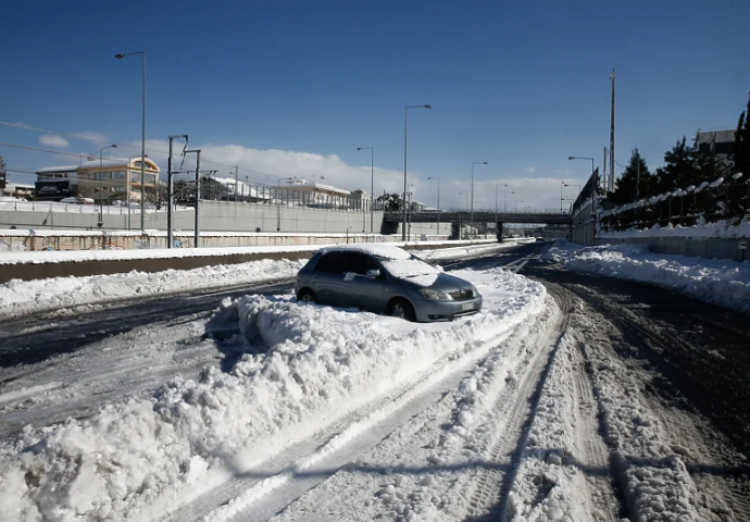 Nakon haosa u saobraćaju zbog snijega direktor puteva u Grčkoj podnio ostavku