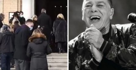 Kćerka Akija Rahimovskog na sahrani rasplakala sve: Evo šta je poručila