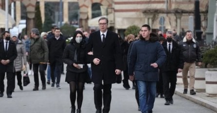 SAHRANA KSENIJE VUČIĆ Milica, Danilo i Aleksandar Vučić stigli na Novo groblje, primaju saučešća