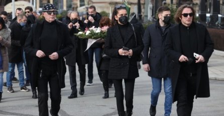 POZNATI DOŠLI DA SE OPROSTE OD KSENIJE VUČIĆ Oliver Mandić, Željko Mitrović, Dejan Pantelić, Saša Matić...