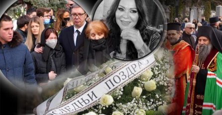 SAHRANJENA KSENIJA VUČIĆ: Vječno počivalište prekriveno cvijećem, veliki broj ljudi se oprostio od poznate novinarke