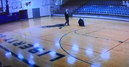 Domar nije znao da ga snima kamera: JOŠ SE DIJELI VIDEO ZBOG ONOGA ŠTO JE NAPRAVIO U DVORANI (VIDEO)