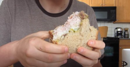 NJEMAČKI DOKTOR OTKRIO 5 NAMIRNICA KOJE TRUJU CRIJEVA: Jedemo ih svakog dana, a RAZARAJU nam organe i izazivaju BOLESTI