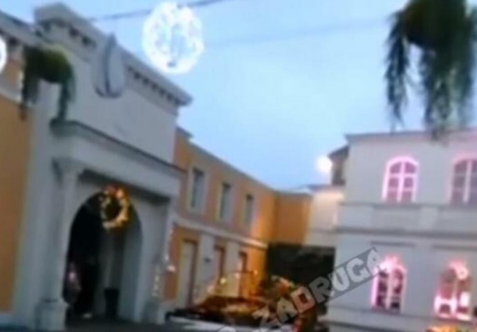 OTVORILA SE KAPIJA DALILI I CARU, NAPUSTILI IMANJE ZADRUGE: Objavljen snimak 