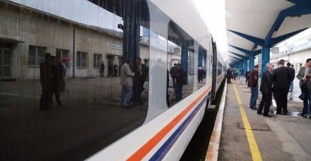 Prijevoz putnika vozovima u 2021. godini povećan zbog uvođenja linije Sarajevo - Pazarić