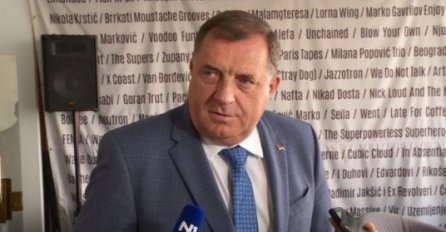 Dodik sa mještanima Bronzanog Majdana zapjevao četničku pjesmu?