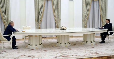 Macron poručio Putinu da nastoji izbjeći rat i izgraditi povjerenje