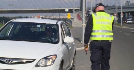 Oca petoro djece šokirale riječi policajca: “Kad si pravio toliko, kupi autobus”