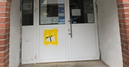 Na vratima džamije u Dortmundu nacrtana svastika: Vjernici zabrinuti zbog učestalih napada