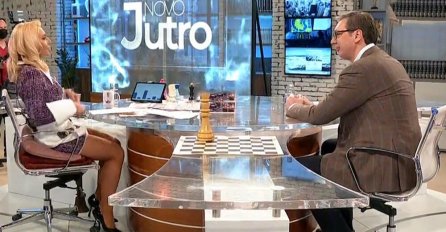 15 GODINA JE ČEKALA OVAJ TRENUTAK! VUČIĆ DOŠAO U JUTARNJI KOD JOVANE JEREMIĆ, A POGLEDAJTE KAKO SE ONA OBUKLA: Stajling svi komentarišu (FOTO)