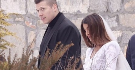 EVO GDJE SU SLOBA I JELENA OTIŠLI POSLIJE VJENČANJA: Mlada ne skida osmijeh s lica, evo gdje nastavljaju slavlje (FOTO)