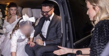 HANA I PETAR STIGLI ISPRED CRKVE-  SVI GLEDAJU U MLADU: Evo šta nosi u rukama, SKROZ NEOBIČNO  (FOTO)