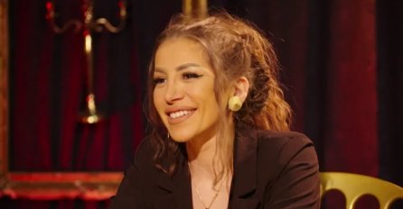 'SAMO SAM GA VIDJELA KAKO KLEČI NA KOLENIMA I REKLA SAM DA!' Dalila iznijela sve detalje prosidbe (VIDEO)