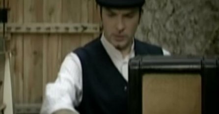 AL DINA SVI PAMTE PO SKANDALU IZ BRAKA S ARDUANOM, a evo kako pjevač danas izgleda: Iznenadit ćete se (FOTO)