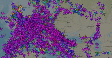 Stranice za praćenje letova pokazuju prazan vazdušni prostor iznad Ukrajine i njene granice sa Rusijom