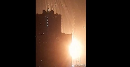 Srušen ruski avion iznad Kijeva, zabio se u stambenu zgradu (VIDEO)