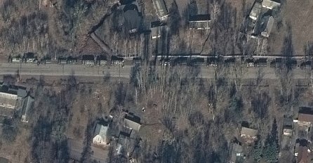 Nove satelitske snimke: Ogroman ruski konvoj tenkova ide prema Kijevu (FOTO)