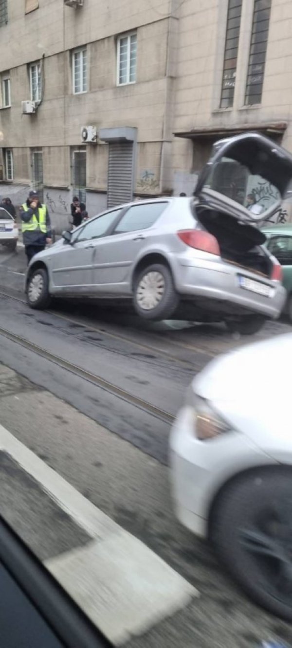 1646054936-1646053928-2-461x1024