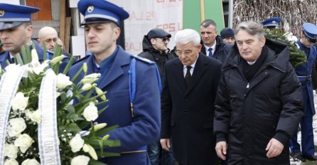 Delegacije položile cvijeće na spomen-obilježja u KS povodom Dana nezavisnosti BiH