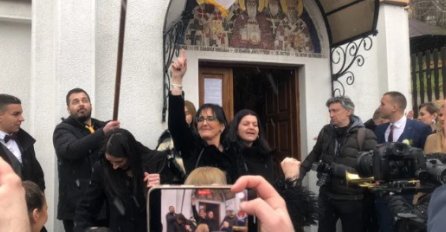 OŽENIO SE SIN ACE LUKASA - GALA SVADBA, MLADOŽENJA KITI TRUBAČE: Tek da vidite kako izgleda mlada, BLISTA U VJENČANICI (FOTO)