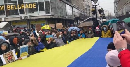 U Beogradu prosvjeduju protiv rata u Ukrajini: "Putine Hitleru, sloboda Ukrajini"