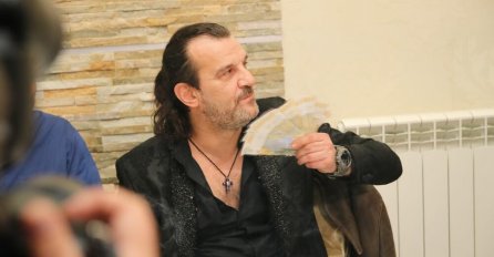 LUKAS SAMO ZA JEDNU PJESMU DAO 1.000 €: Novčanice pršte na sve strane, a evo KOGA SU OKITILI SA 500 EURA 