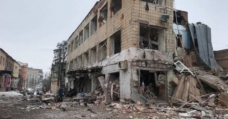 Ruska vojska bomardovala stambeni blok u Sumiju, ubijene 22 osobe od kojih troje djece
