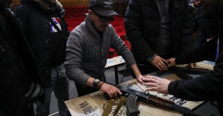 Ukrajina uvela novi zakon, civili smiju pucati na ruske vojnike: Iz Kremlja odmah reagovali