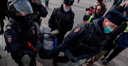 Novi protesti u Rusiji protiv rata u Ukrajini, privedeno više od 800 ljudi